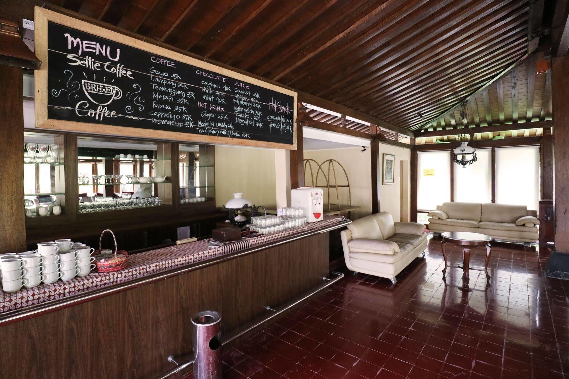 Hotel The Cangkringan Jogja &